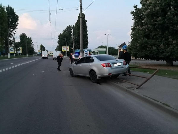 В Кременчуге на проспекте Леси Украинки столкнулись два автомобиля