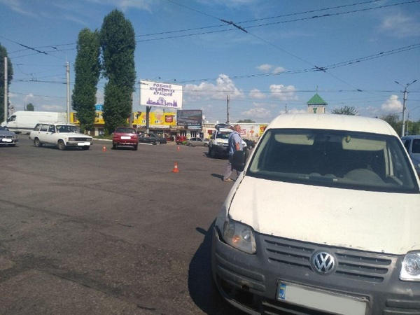 В Кременчуге произошло ДТП на перекрестке проспекта Свободы и улицы Вадима Пугачева