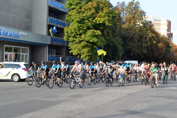 В Кременчуге ко Дню Независимости состоялся патриотический велопробег