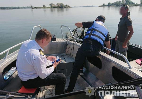 Кременчугская водная полиция продолжает патрулирование акватории реки Днепр