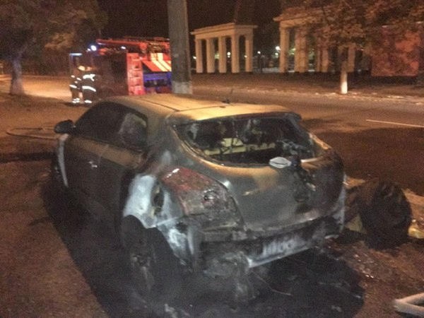 В Кременчуге посреди ночи загорелся автомобиль