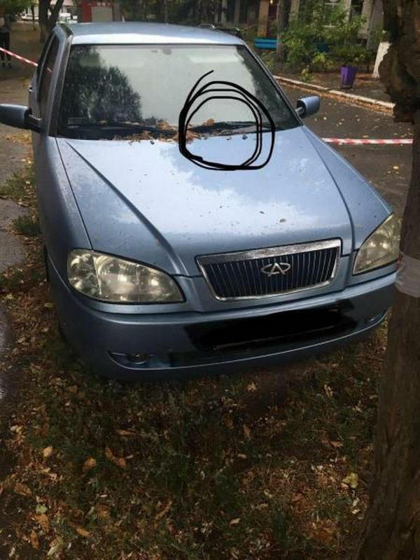 В Кременчуге на капоте машины нашли гранату