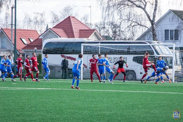 Последний матч перед чемпионатом футболисты «Кремня» сыграли с «Викторией»