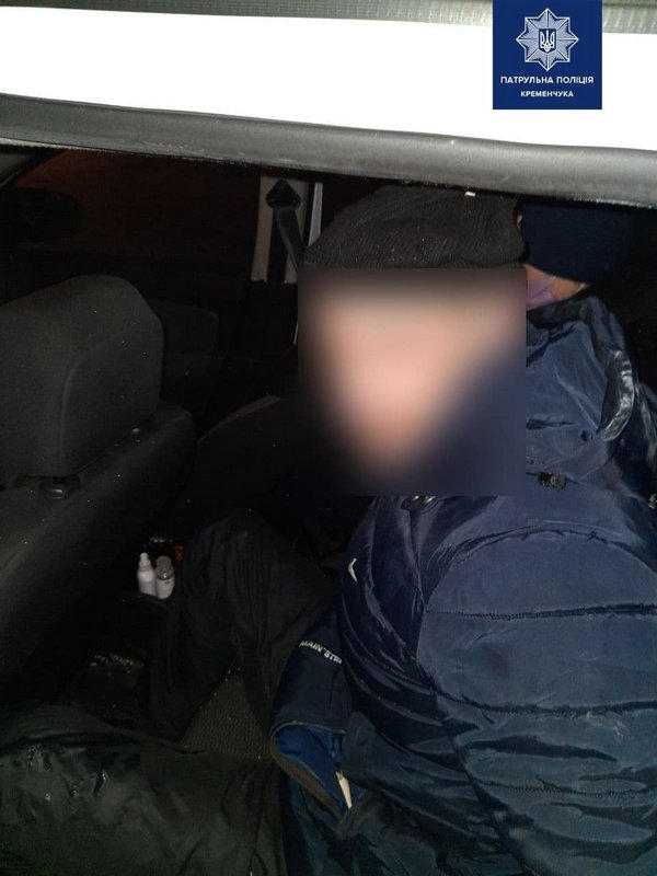 В Кременчуге полиция задержала злоумышленников на краже киоска