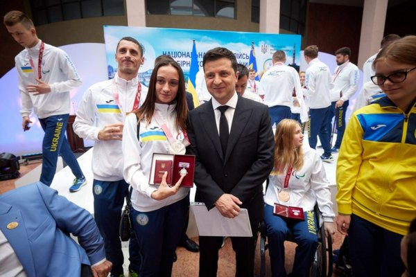 Кременчугских спортсменов отметили государственными наградами Украины