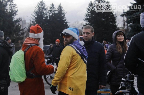 На велопробег в Кременчуге пришел Дед Мороз
