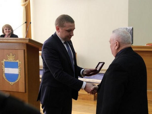 Кременчугский художник получил награду от Президента Украины