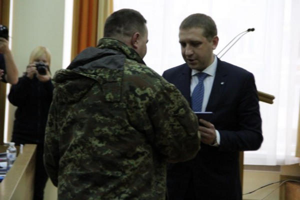 Кременчугских военных наградили знаками "За верность народу Украины"