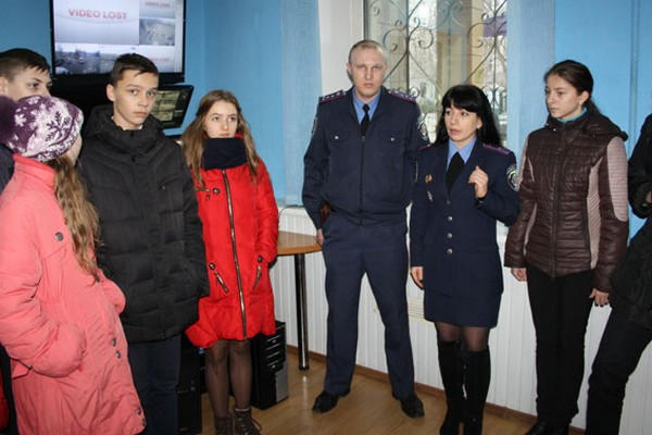 Кременчугские школьники узнали как работает полициия