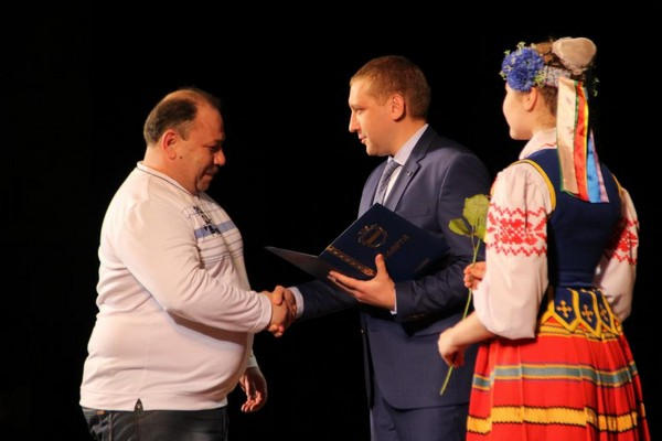 Кременчугских коммунальщиков поздравили с профессиональным праздником