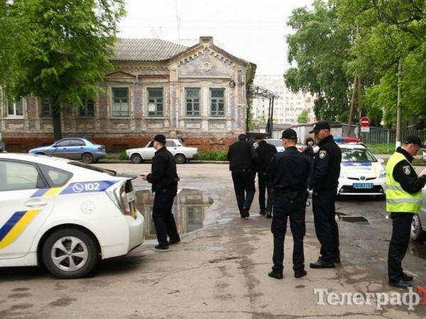Кременчугская полиция “врезалась” в стоящий автомобиль