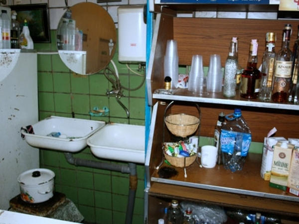Полицейские изъяли сомнительный алкоголь в развлекательных заведениях Кременчуга