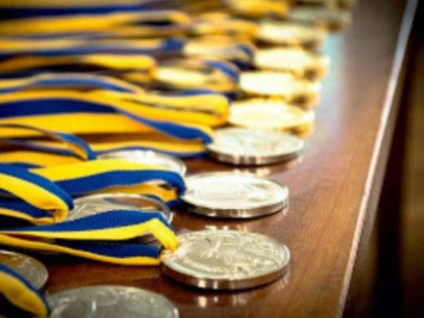 10 кременчугских выпускников «недополучили» золотые и серебряные медали