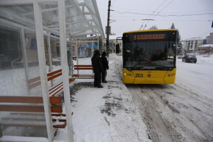 Снегопады в Кременчуге: как работал общественный транспорт в городе