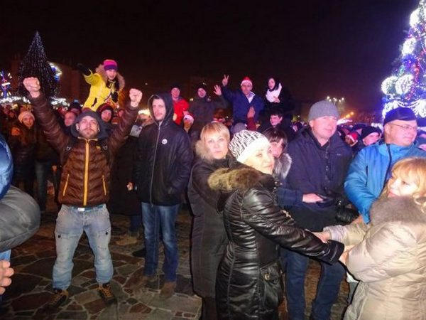 В новогоднюю ночь главная площадь Кременчуга застыла