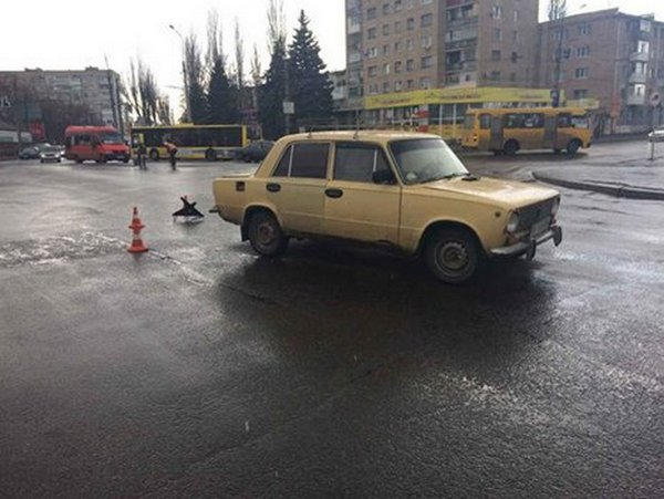В Кременчуге 13-летняя девочка попала под колеса автомобиля