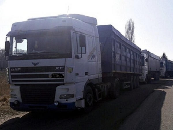 Кременчугские полицейские устроили погоню за грузовиками со львовским мусором
