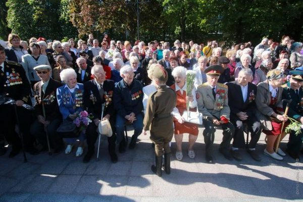 72-ю годовщину Победы над фашизмом кременчужане отметили на Мемориале «Вечно живым»