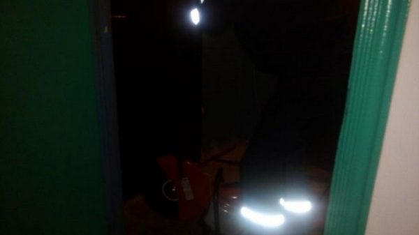 Кременчугские пожарники тушили входные двери квартиры