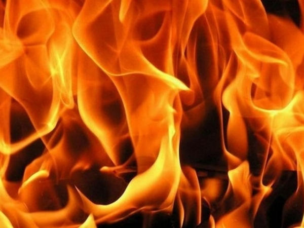 У 89-летней пенсионерки сгорел сарай с дровами