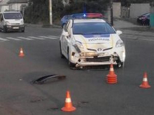 Кременчугские патрульные разбили служебное авто