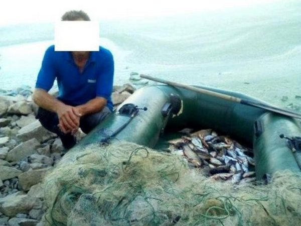 На Кременчугском водохранилище задержали рыбного браконьера