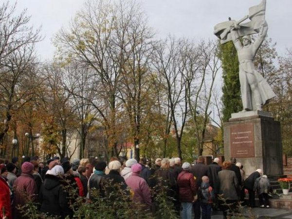 В Кременчуге почтили память погибших во времена Второй мировой войны