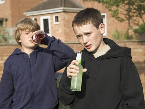В Кременчуге за три дня зафиксировано 4 случая отравления алкоголем у школьников