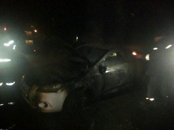 Ночью в центре Кременчуга горел автомобиль