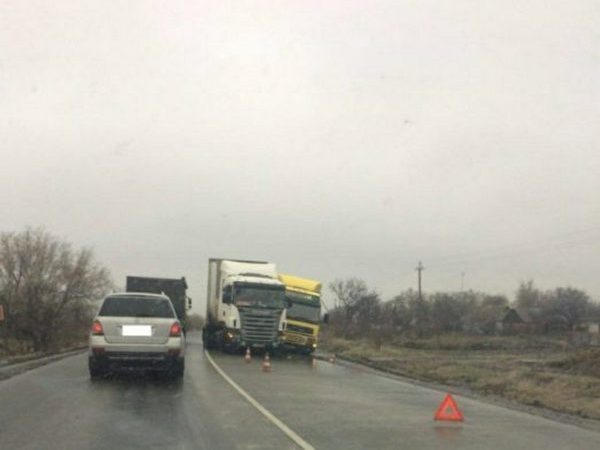 Из-за гололеда на трассе Кременчуг-Полтава произошло сразу несколько ДТП