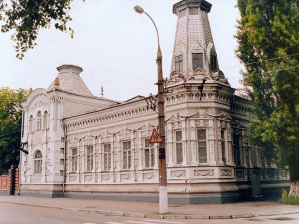 Мэр Кременчуга обнаружил культурное наследие: два здания вернут в коммунальную собственность