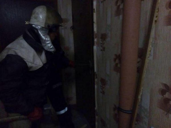 Кременчугские спасатели обнаружили в закрытой квартире труп женщины