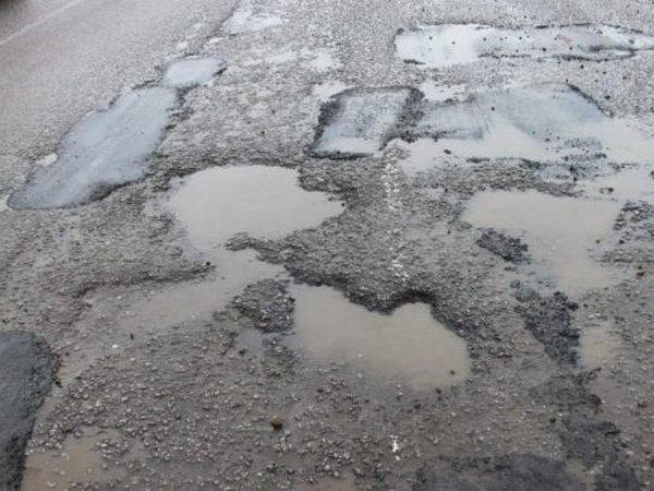 Депутаты Кременчугского горсовета задумались о ремонте дороги на Новую Знаменку