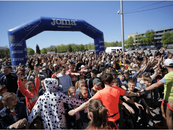 Тысячи кременчужан приняли участие в благотворительном велопробеге