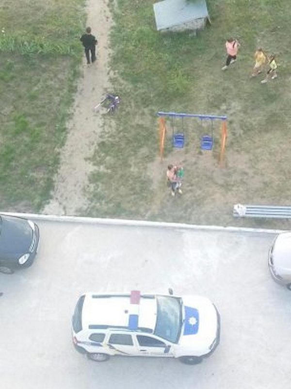 В Кременчуге с недостроенного здания упал 10-летний мальчик