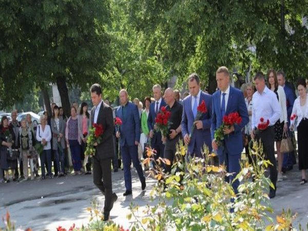 В Кременчуге почтили память жертв политических репрессий