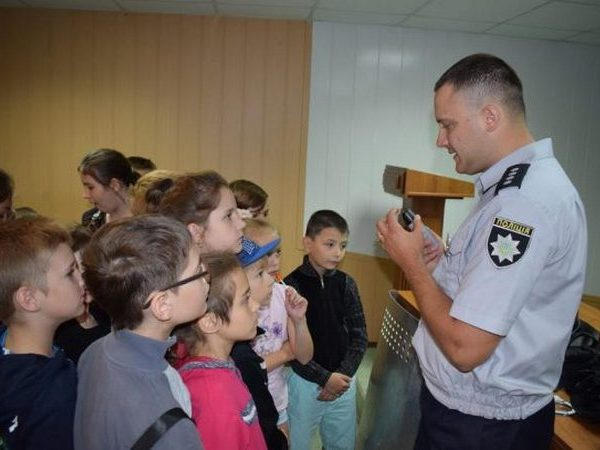 Кременчугские школьники ознакомились с работой местной полиции