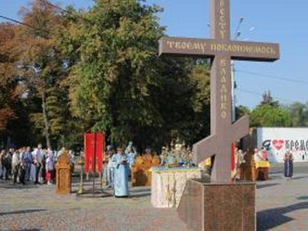 В Кременчуге на площади Победы состоялось торжественное Богослужение
