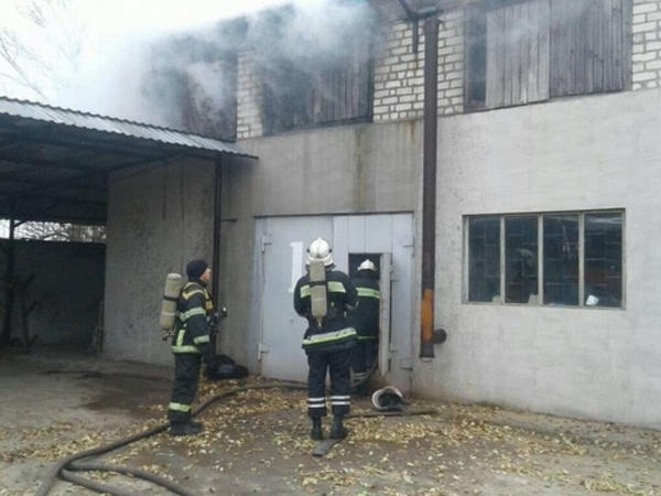 В Кременчуге горел гараж частного предприятия