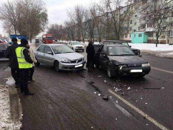 В Кременчуге возле оптовой базы произошло ДТП с пострадавшими