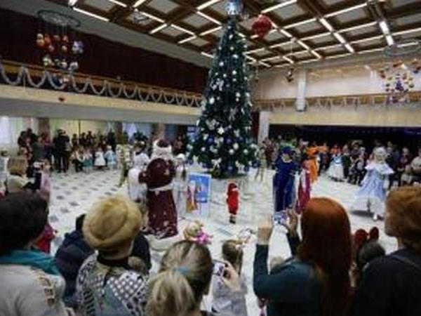 В Кременчуге 6 тысяч детей льготных категорий посетят новогодние утренники