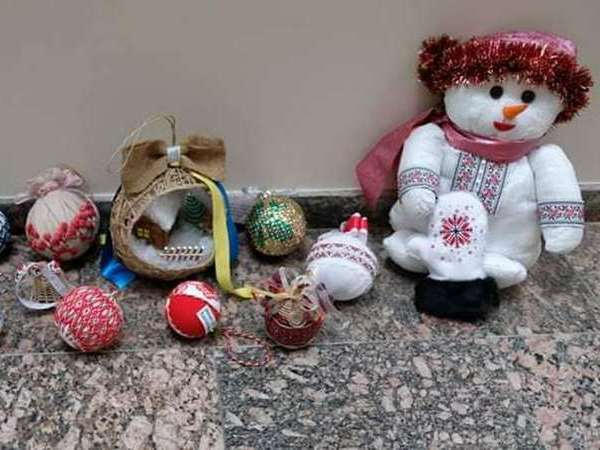 Рождественские игрушки из Кременчуга доставили в Алитус
