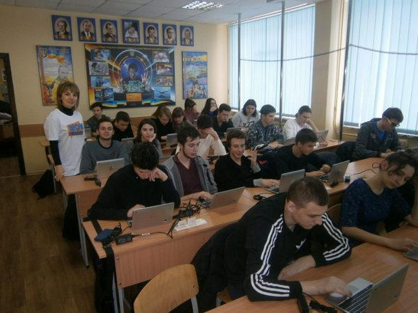 Кременчугских школьников бесплатно обучают программированию
