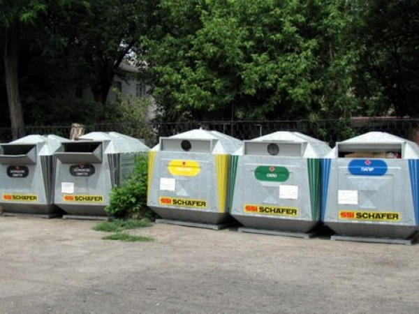 Кременчугские коммунальщики будут вывозить мусор в праздники по графику