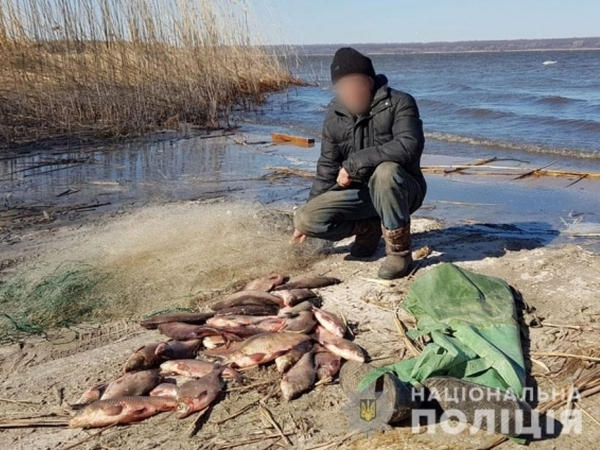 Водная полиция выявила на Кременчугском водохранилище двух браконьеров