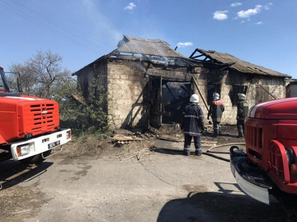 В Кременчугском районе горел нежилой дом