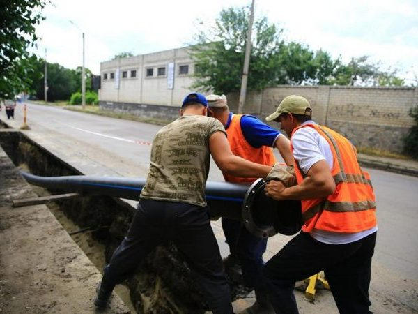 Кременчугские коммунальщики приступили к реконструкции сети водоотведения