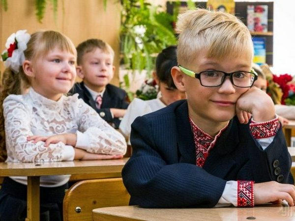 В Кременчуге впервые за школьные парты сядут 2352 детей