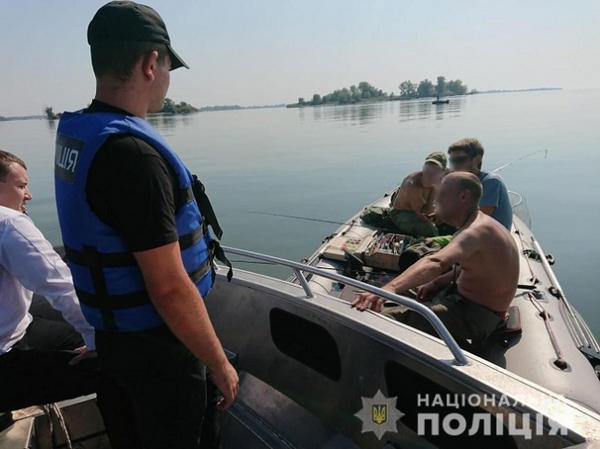Кременчугская водная полиция продолжает патрулирование акватории реки Днепр