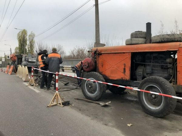 Кременчугские дорожники проводят ремонт на Пивзаводовском путепроводе